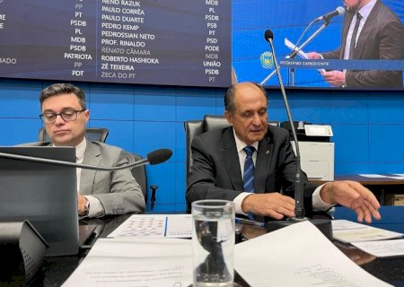Zé Teixeira solicita obras para três municípios de MS
