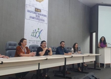 Frutas e comidas típicas regionais reforçam necessidade de alimentação saudável