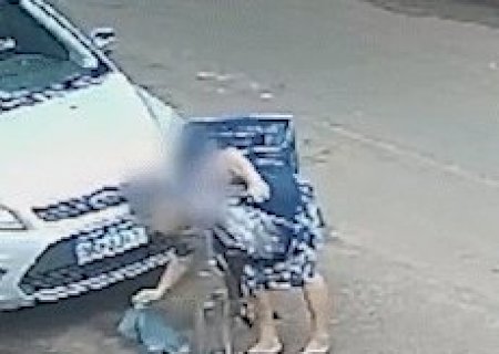 Mulher &eacute; filmada abrindo sacola e abandonando gatinhos no Bairro Aero Rancho