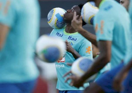 Brasil fecha temporada diante do Uruguai pelas Eliminat&oacute;rias da Copa