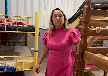 Deputada doa colchões novos para área de descanso de servidores da UPA