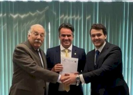 Neto de deputado se filia ao "1&ordm; e &uacute;nico partido da vida"