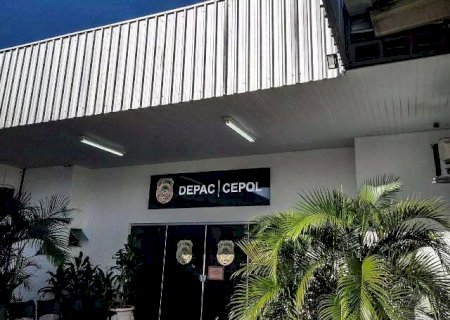 Homem &eacute; preso ap&oacute;s subir em caixa d'&aacute;gua com crian&ccedil;a de 3 anos