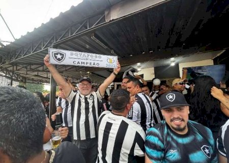 Explode cora&ccedil;&atilde;o! Torcida do Botafogo comemora tricampeonato brasileiro
