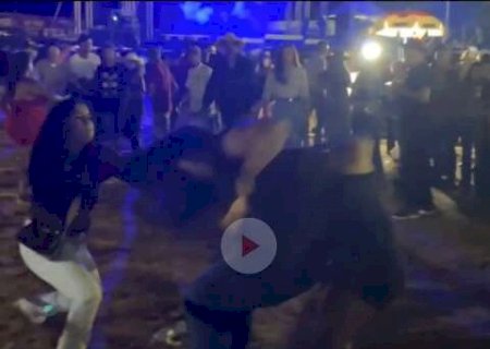 Mulheres saem no soco durante festa de rodeio