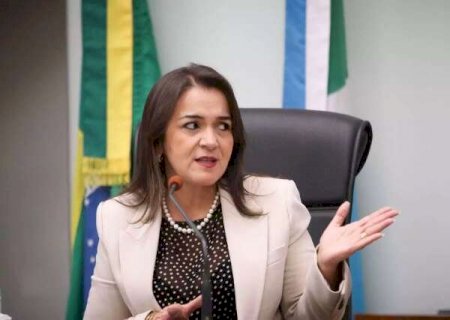 Prefeita diz que vai economizar com reforma, mas n&atilde;o prova