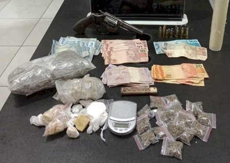 Homem que vendia droga em frente à escola de educação infantil é preso