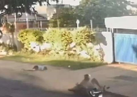 Motociclista atropela idosa e foge sem prestar socorro