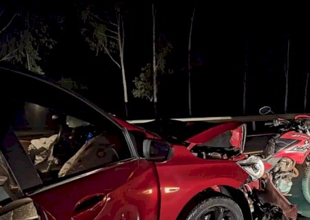 Casal é arremessado por 50 metros e morre após ter moto atingida na traseira