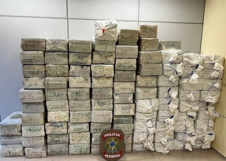 Caminhoneiro é preso com 2 toneladas de maconha na MS-295