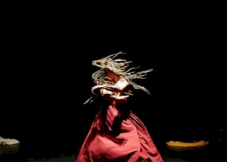 Mostra Sesc Solos em Cena traz espet&aacute;culos de dan&ccedil;a ao Teatro Prosa