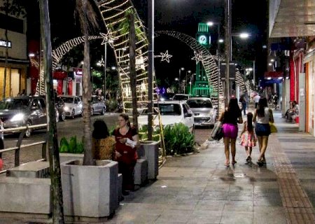 Hor&aacute;rio estendido tem in&iacute;cio "t&iacute;mido", mas com boa expectativa entre lojistas