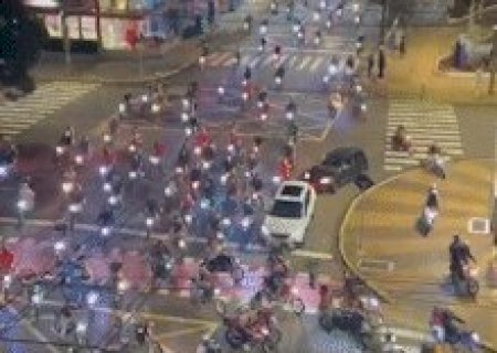Motociclistas que fazem "rolezinhos" t&ecirc;m estrat&eacute;gia para escapar, diz PM
