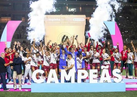 Nos p&ecirc;naltis, Fluminense vence Inter e conquista a Copinha Feminina