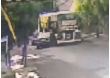 Tiroteio ap&oacute;s briga de casal termina com batida de carro e dois baleados