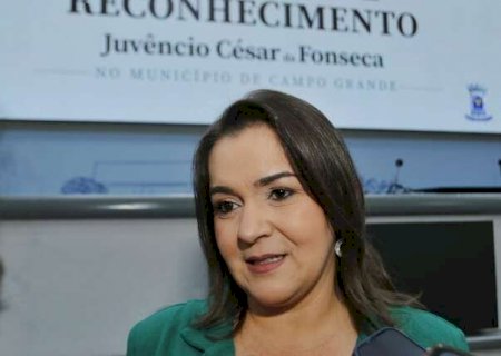 Prefeita promete n&atilde;o demitir em massa, apesar dos "ajustes na folha"