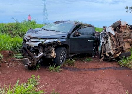 Colisão entre Fiat Doblô e Mitsubishi L200 deixa um morto e três feridos em Dourados