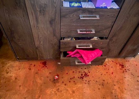 Homem é preso após assassinar esposa com pelo menos 10 facadas em aldeia
