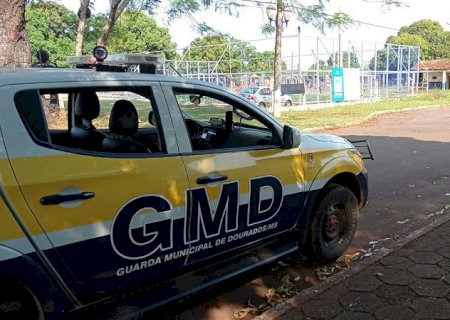 Homens são flagrados fazendo sexo em parque em Dourados
