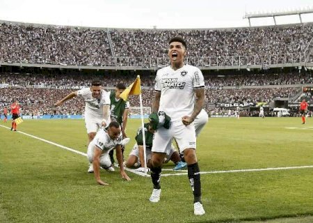 Botafogo visita Inter fazendo contas para conquistar Brasileir&atilde;o nesta noite