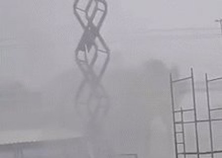 Equipamento avaliado em R$ 115 mil desaba durante chuva com vendaval