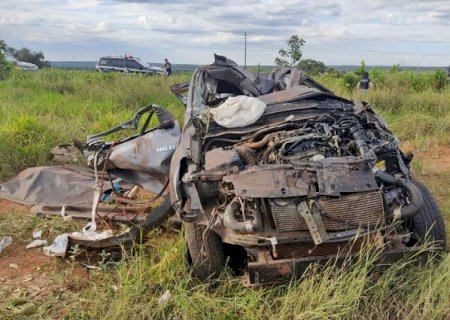 Dois homens morrem em capotamento de caminhonete na BR-060, em MS