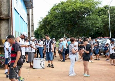 Oper&aacute;rio leva fam&iacute;lia inteira para a arquibancada na estreia da temporada