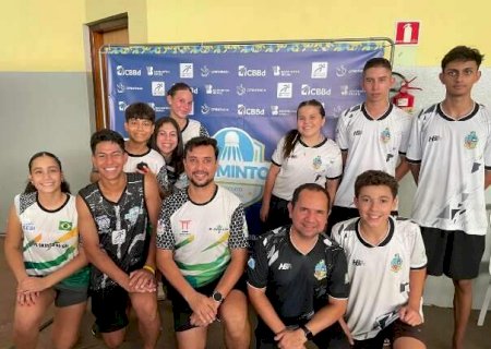 Com atletas de MS, Maring&aacute; abre temporada do badminton