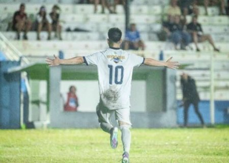 Camisa 10 do Costa Rica brilha em vit&oacute;ria e Oper&aacute;rio vence de virada