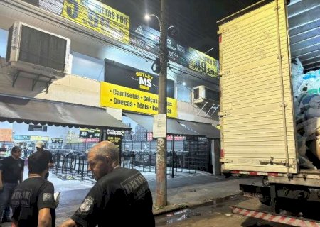 Decon esvazia loja e apreende 8 toneladas de produtos falsificados
