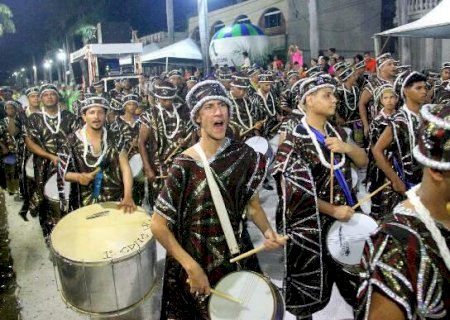 Escolas de samba apresentam hoje os sambas-enredos no Porto Geral