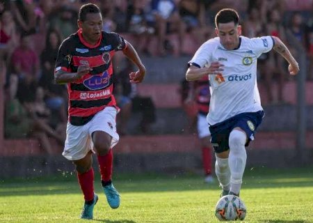 Em jogo com dois p&ecirc;naltis, &Aacute;guia Negra e Costa Rica ficam no empate