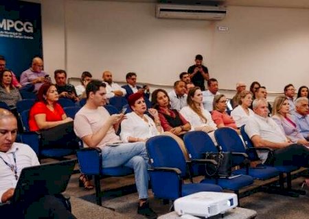 Prefeitura re&uacute;ne secretariado para alinhar a&ccedil;&otilde;es de combate a dengue