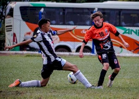 Com 20 clubes, estadual de futebol sub-13 come&ccedil;a com quatro jogos