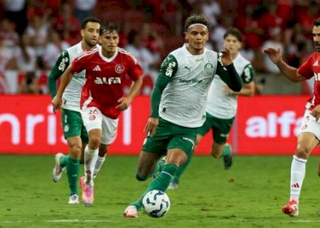Palmeiras supera Inter fora de casa e chega &agrave; lideran&ccedil;a do Brasileir&atilde;o