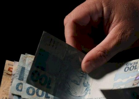 Brasileiros ainda podem sacar R$ 9 bilh&otilde;es "esquecidos" em bancos