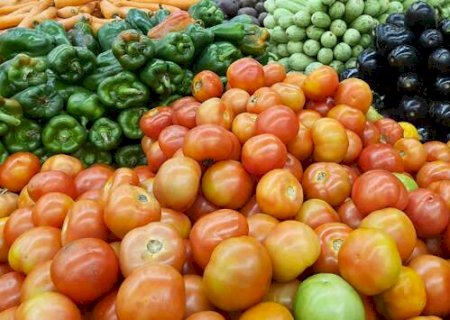 Infla&ccedil;&atilde;o fica em 0,56% em mar&ccedil;o, pressionada por alimentos