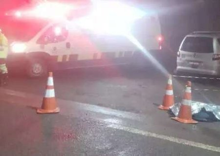 Homem morre atropelado e motorista foge sem prestar socorro