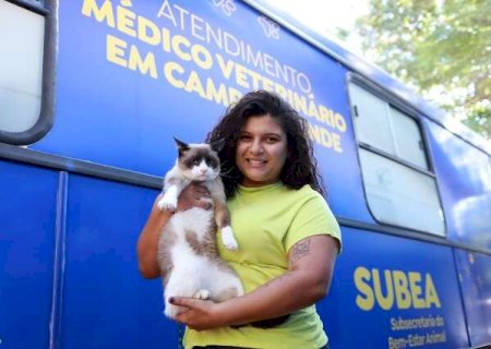 Consult&oacute;rio M&oacute;vel oferece atendimento veterin&aacute;rio gratuito em abril