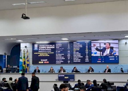 Aumento salarial da prefeita &eacute; aprovado apenas com voto contr&aacute;rio de ex-prefeito