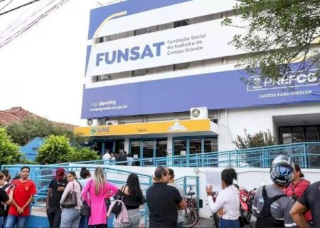 Prefeitura convoca 212 pessoas para programa de bolsa aux&iacute;lio
