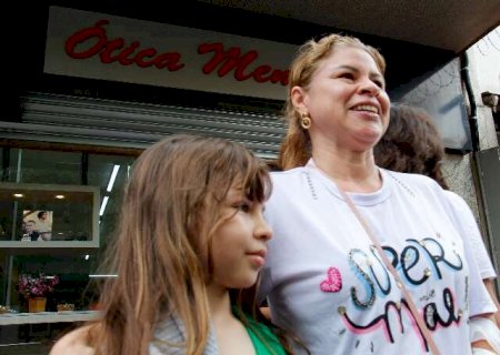 Cobran&ccedil;a, culpa e amor se misturam na busca imposs&iacute;vel de ser a m&atilde;e perfeita
