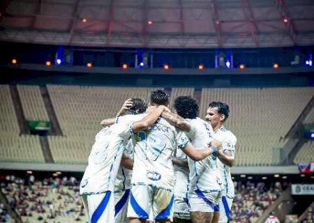 Cruzeiro controla partida, ganha do Fortaleza e encosta nos l&iacute;deres