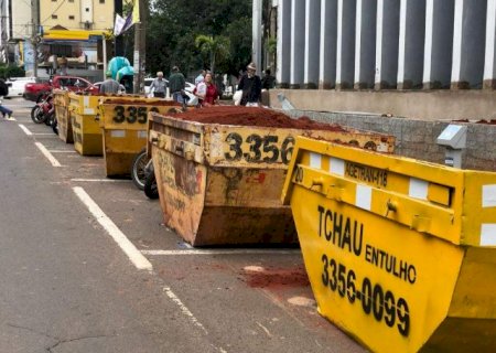 Projeto que libera an&uacute;ncios em ca&ccedil;amba &eacute; vetado por risco ao tr&acirc;nsito