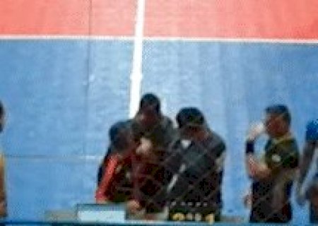 Confus&atilde;o em campeonato infantil termina com t&eacute;cnico agredido por policiais