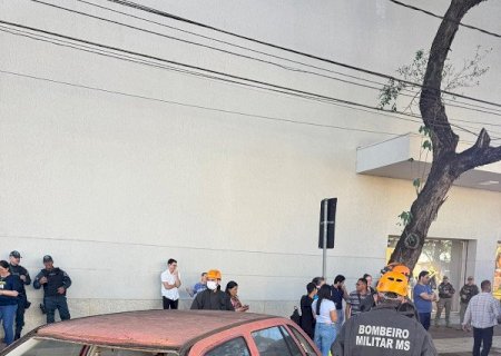Com simulação de acidente, Agetran sensibiliza população sobre regras de trânsito