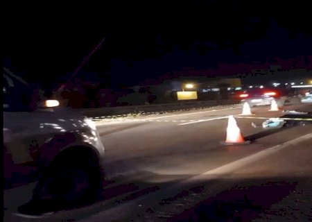 Motociclista morre atropelada por caminhonete na BR-163 em Dourados