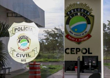 Motociclista morre ao invadir pista e bater em carreta
