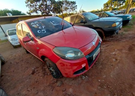 Leil&atilde;o do Detran tem Sandero com lance inicial de R$ 7,5 mil