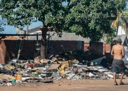 &ldquo;Pior ferro-velho&rdquo; de Campo Grande virou lix&atilde;o a c&eacute;u aberto no Guanandi